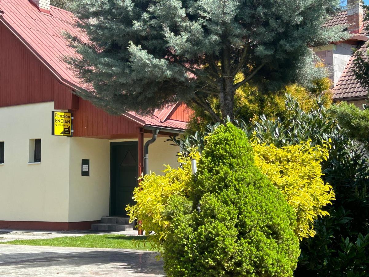 Penzión Encián Blatnica Exterior foto